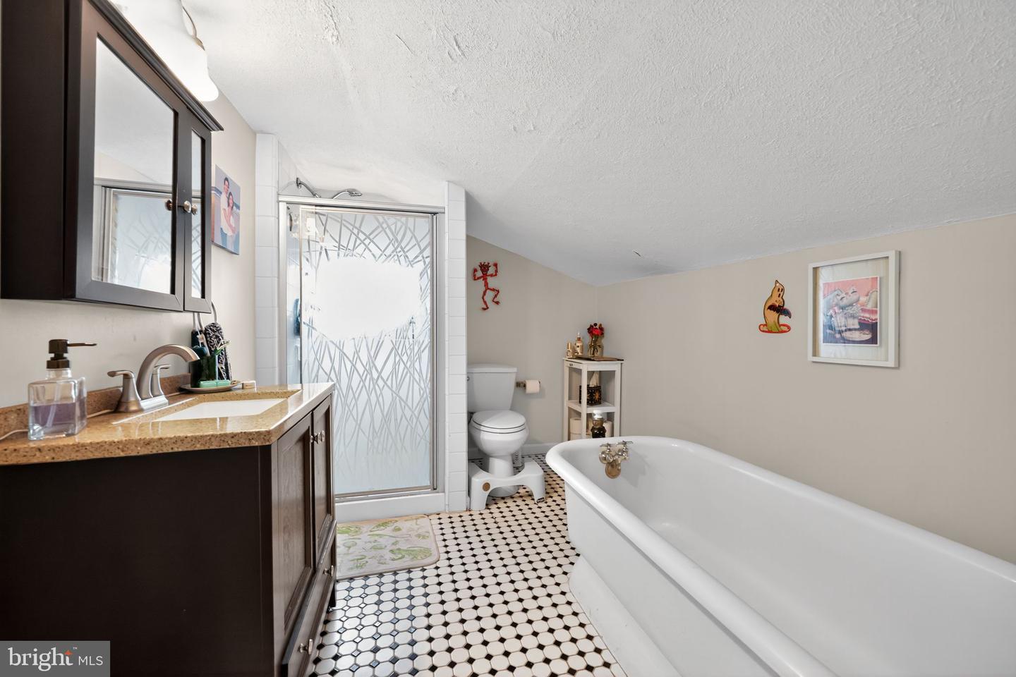 Collingswood, New Jersey, 08108, United States, 6 Bedrooms Bedrooms, ,3 BathroomsBathrooms,Residential,For Sale,1950813
