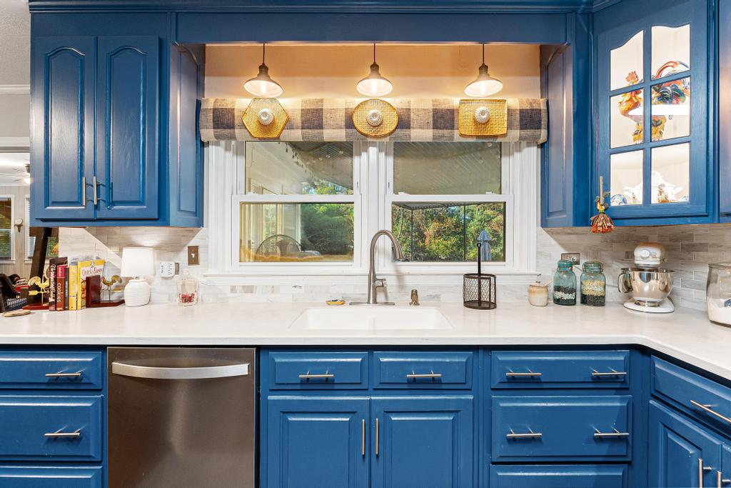 Hartwell, Georgia, 30643, United States, 4 Bedrooms Bedrooms, ,3 BathroomsBathrooms,Residential,For Sale,1989315