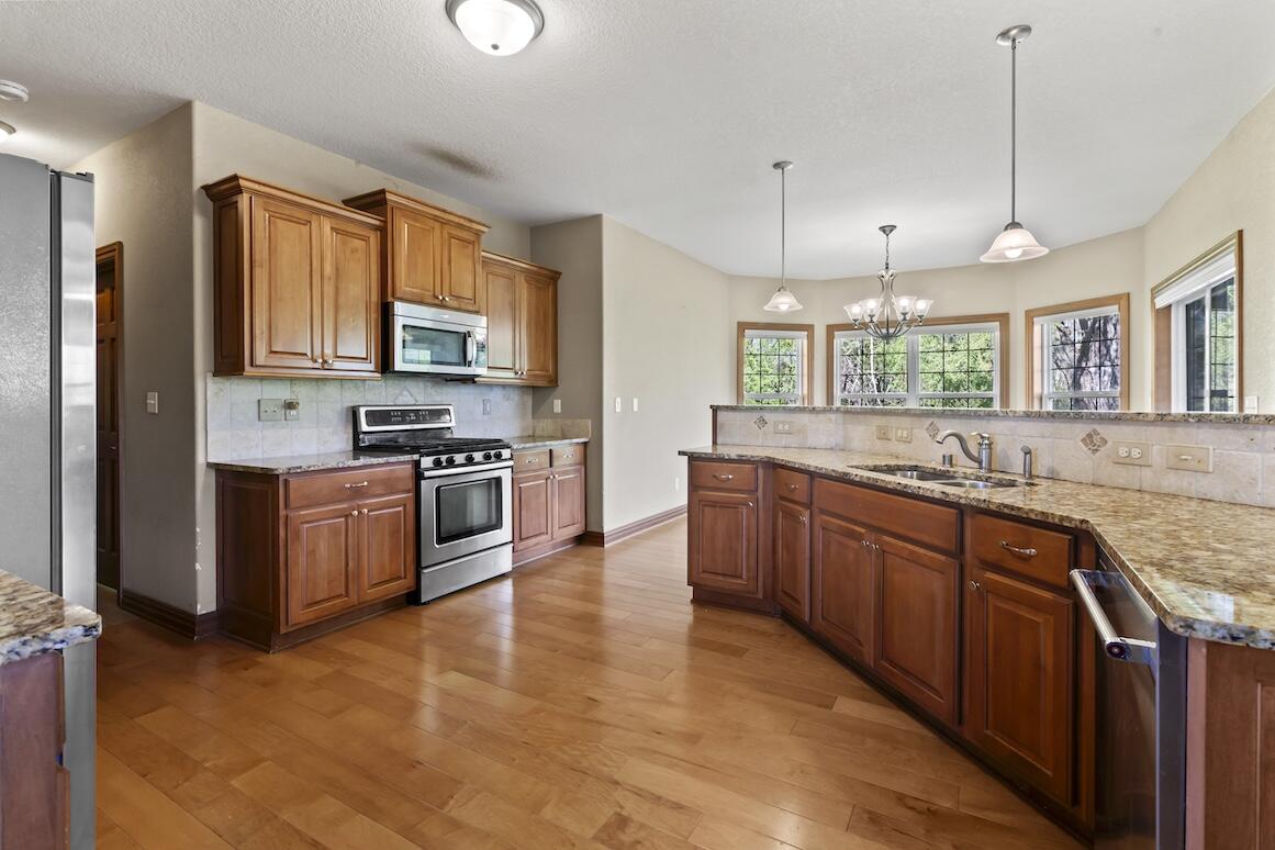 Menomonee Falls, Wisconsin, 53051, United States, 5 Bedrooms Bedrooms, ,4 BathroomsBathrooms,Residential,For Sale,1804805