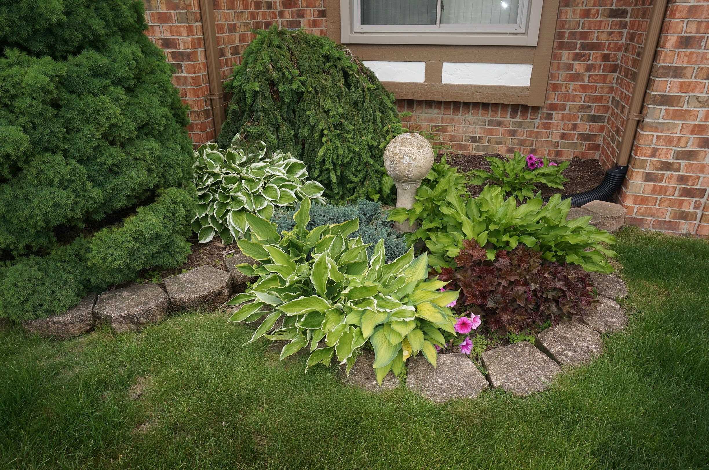 Macomb Twp, Michigan, 48044, United States, 4 Bedrooms Bedrooms, ,4 BathroomsBathrooms,Residential,For Sale,1942968
