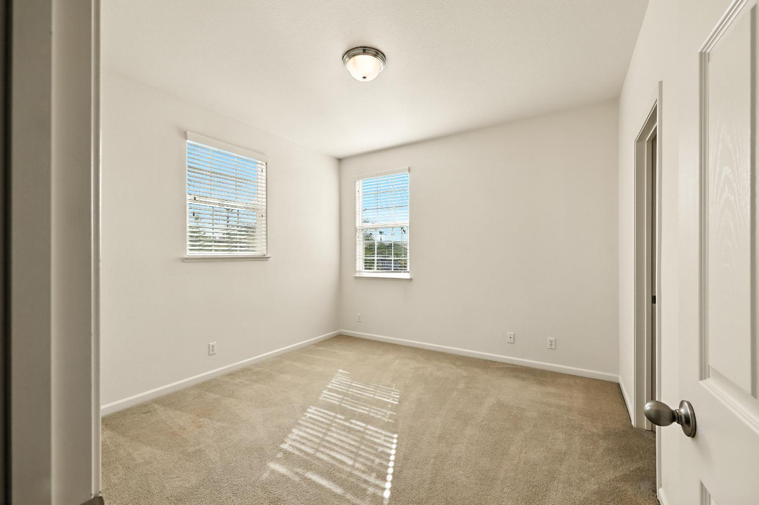 Chowchilla, California, 93610, United States, 5 Bedrooms Bedrooms, ,4 BathroomsBathrooms,Residential,For Sale,1982347