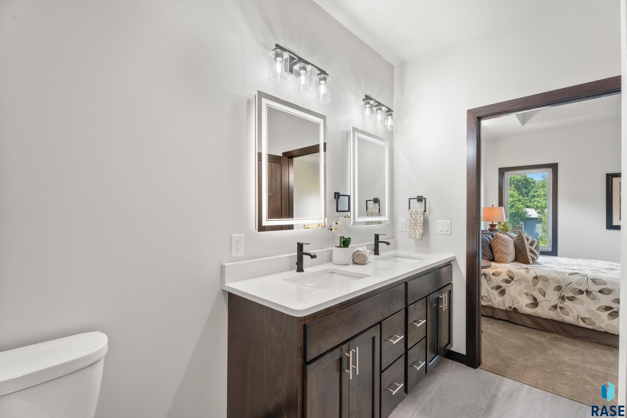 Sioux Falls, South Dakota, 57110, United States, 4 Bedrooms Bedrooms, ,2 BathroomsBathrooms,Residential,For Sale,1974894