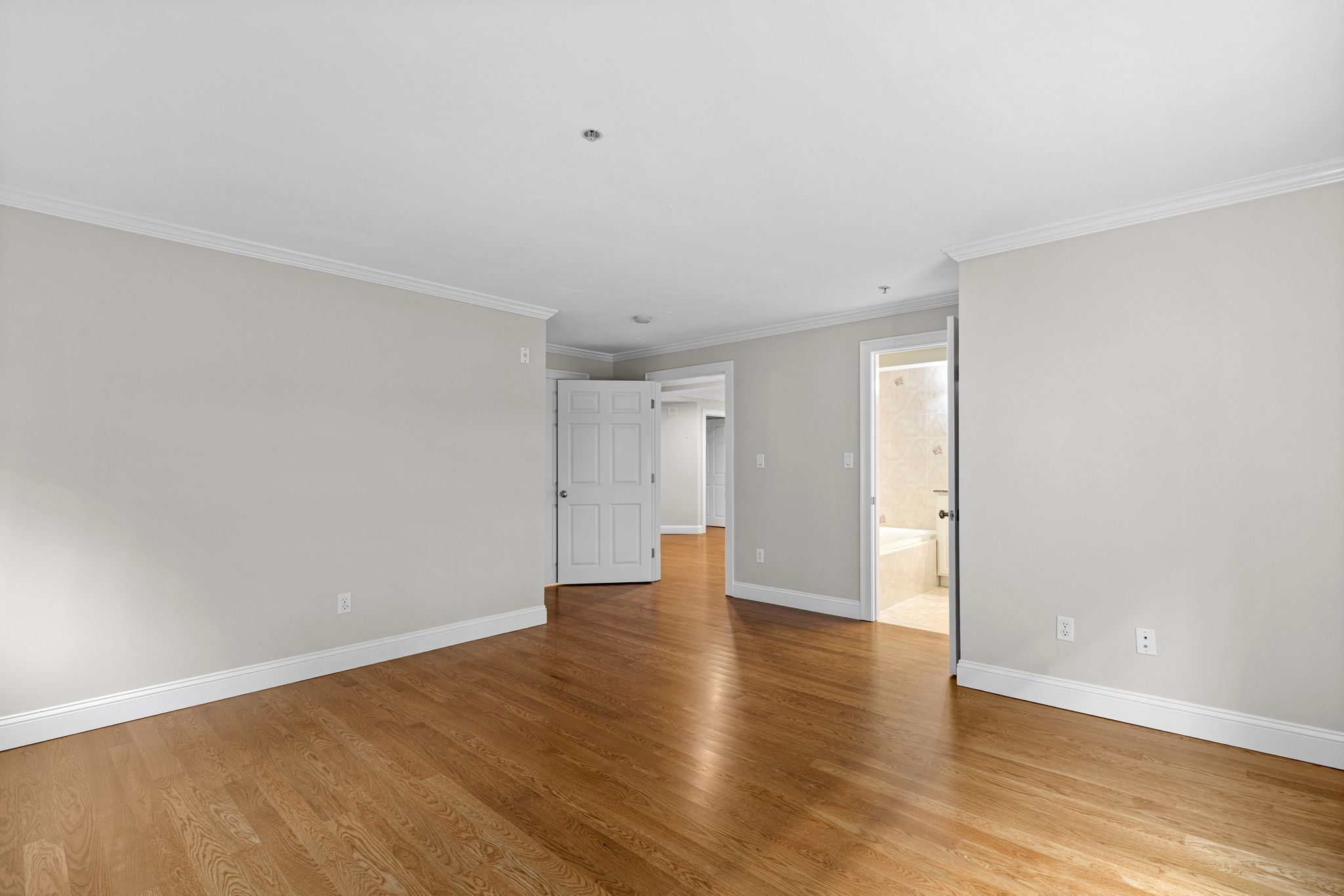  16 Carver Street, Unit 201, Plymouth, MA, 02360 - 物件實景