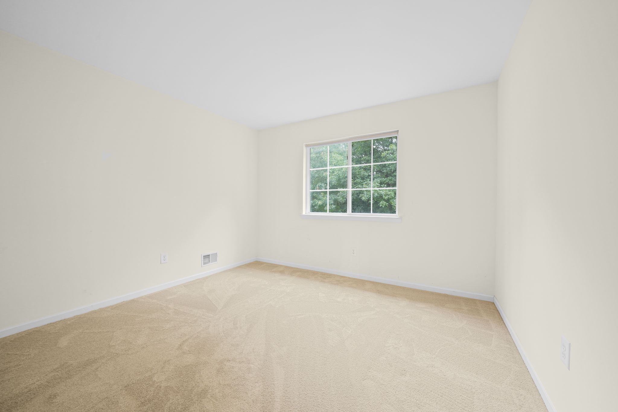 Mount Olive Township, New Jersey, 07828, United States, 4 Bedrooms Bedrooms, ,3 BathroomsBathrooms,Residential,For Sale,1976340