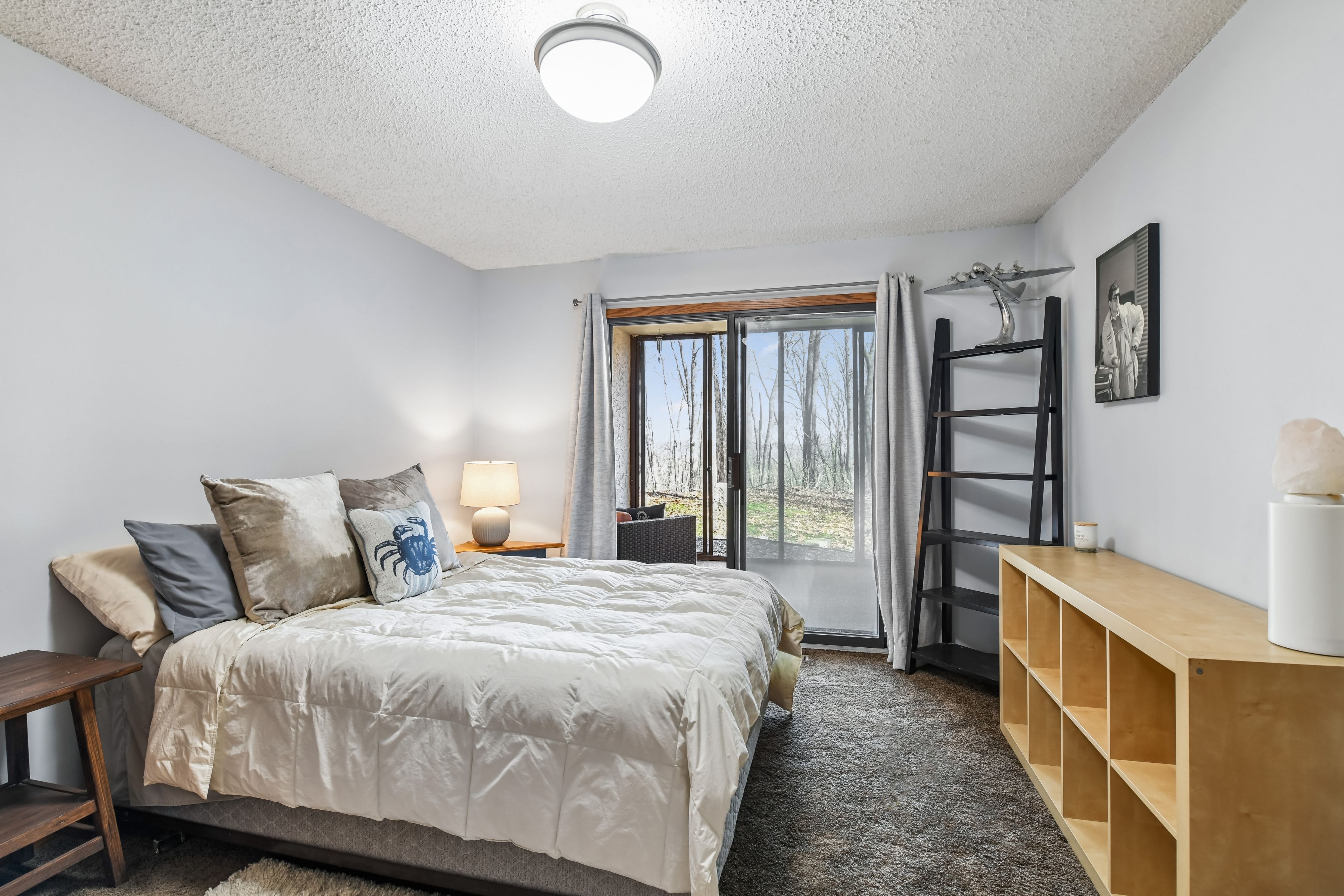  Hilltop Townhome with Sunlight, Space, and Wooded Serenity - 物件實景