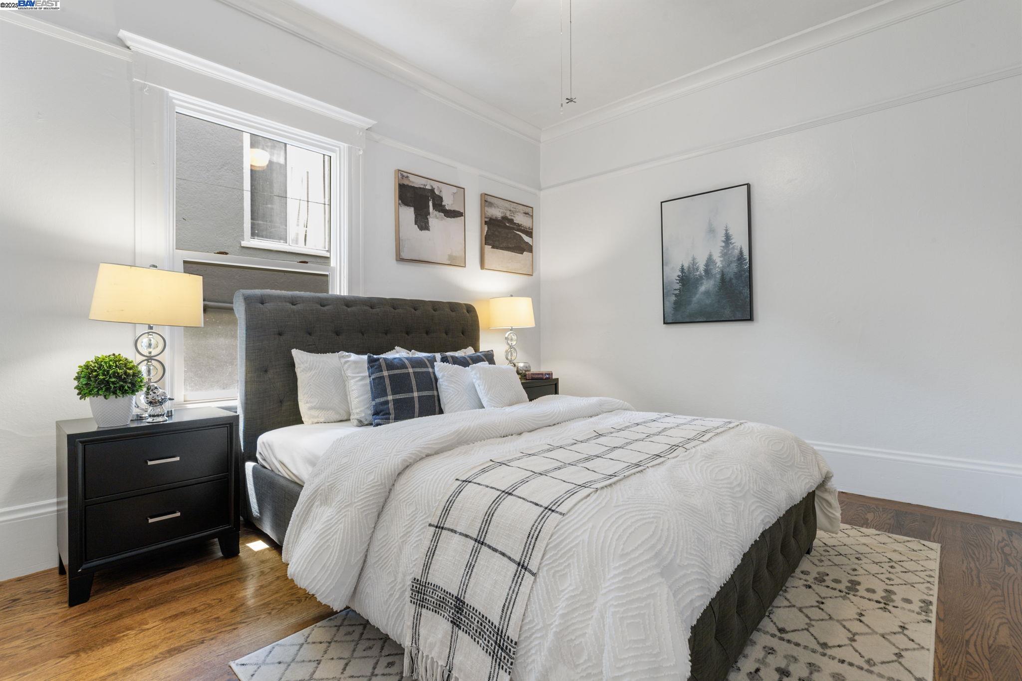 Oakland, California, 94606, United States, 3 Bedrooms Bedrooms, ,2 BathroomsBathrooms,Residential,For Sale,1839089