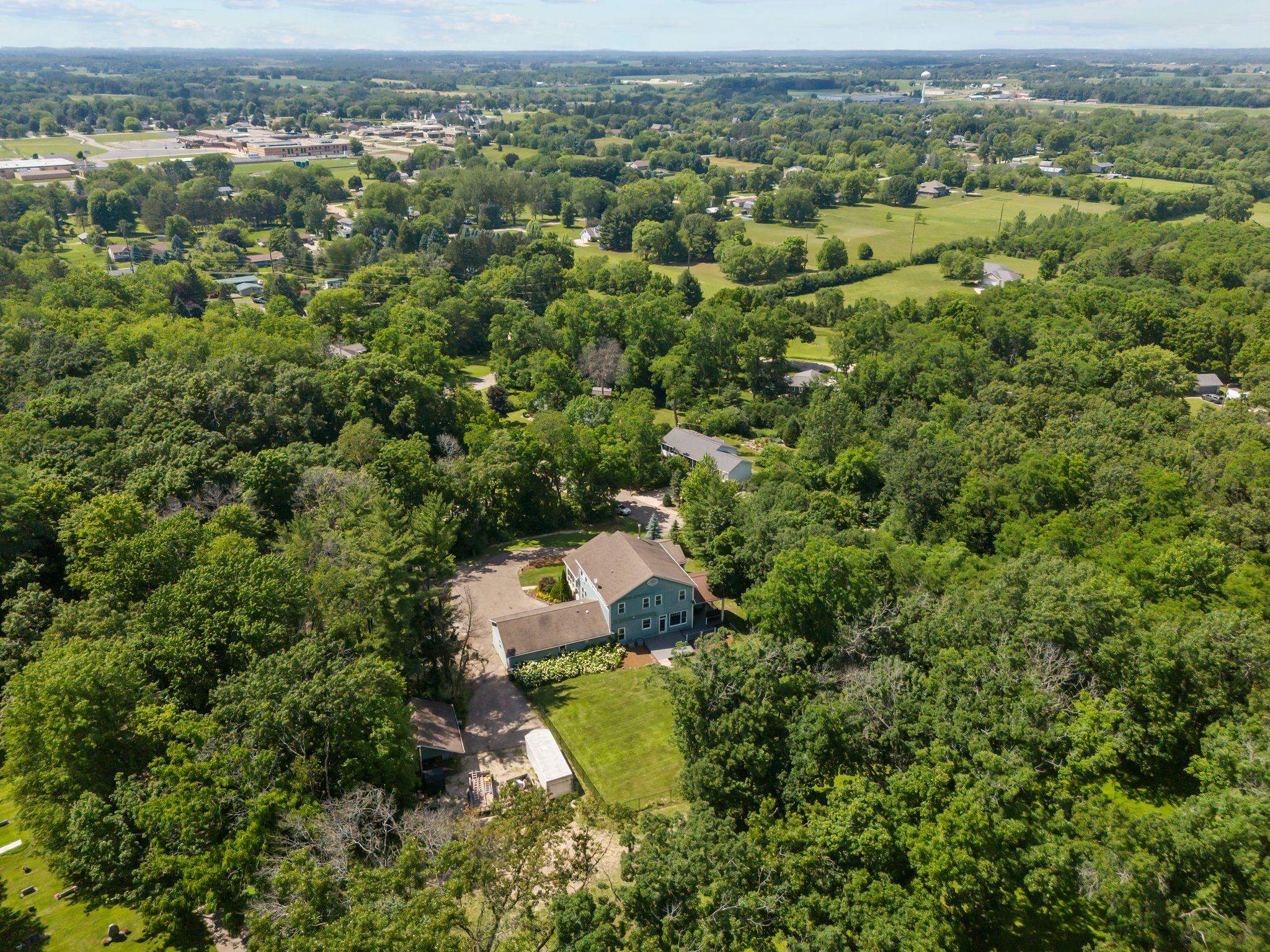 Berlin, Wisconsin, 54923, United States, 5 Bedrooms Bedrooms, ,4 BathroomsBathrooms,Residential,For Sale,1974961