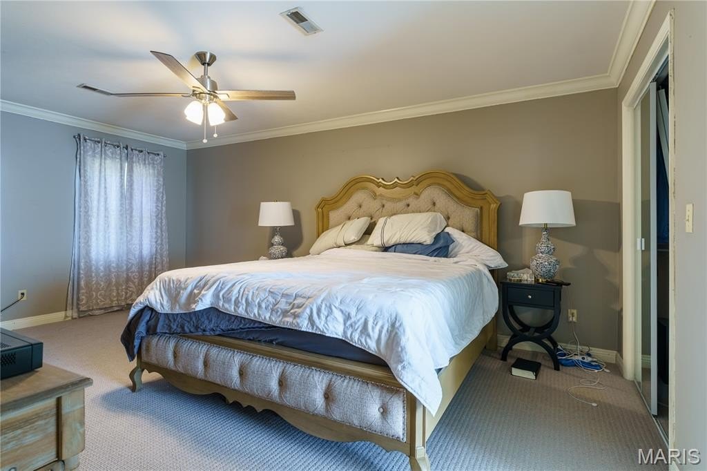 Glen Carbon, Illinois, 62034, United States, 5 Bedrooms Bedrooms, ,4 BathroomsBathrooms,Residential,For Sale,1977133