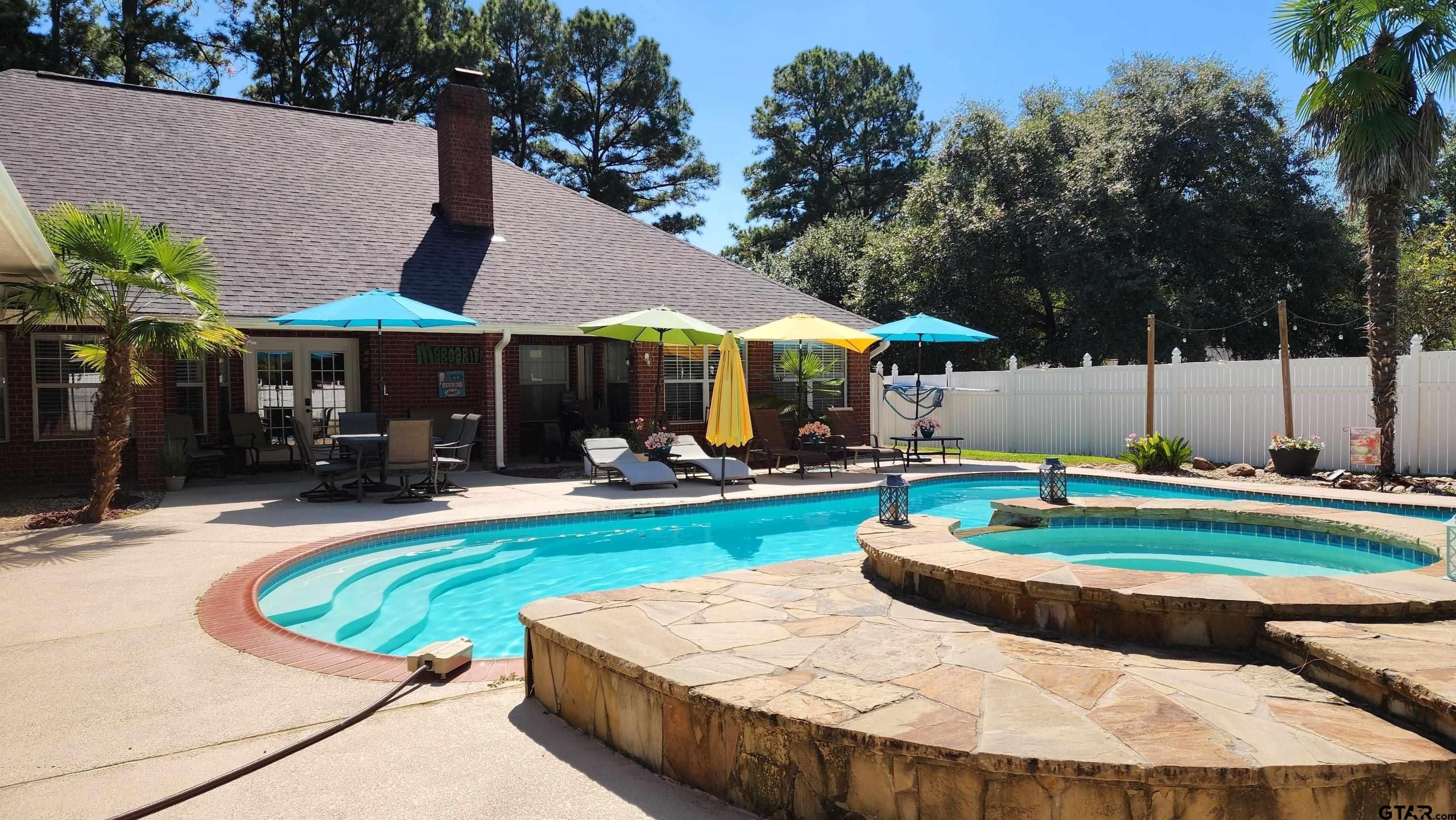 Pittsburg, Texas, 75686, United States, 4 Bedrooms Bedrooms, ,4 BathroomsBathrooms,Residential,For Sale,1880641