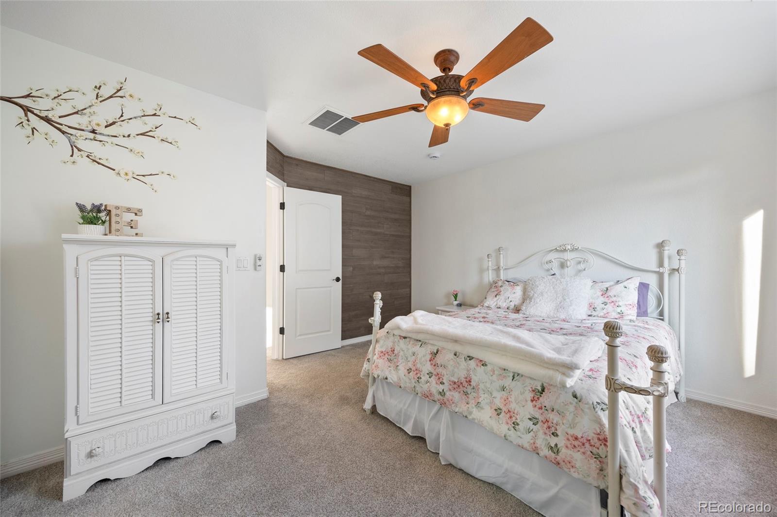 Castle Pines, Colorado, 80108, United States, 5 Bedrooms Bedrooms, ,4 BathroomsBathrooms,Residential,For Sale,1849841