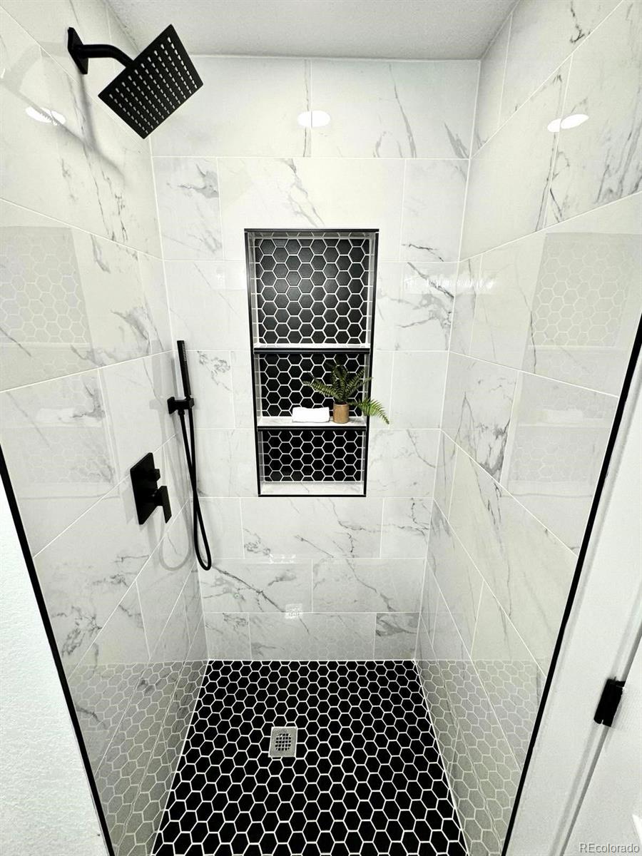 Denver, Colorado, 80237, United States, 5 Bedrooms Bedrooms, ,3 BathroomsBathrooms,Residential,For Sale,2005888