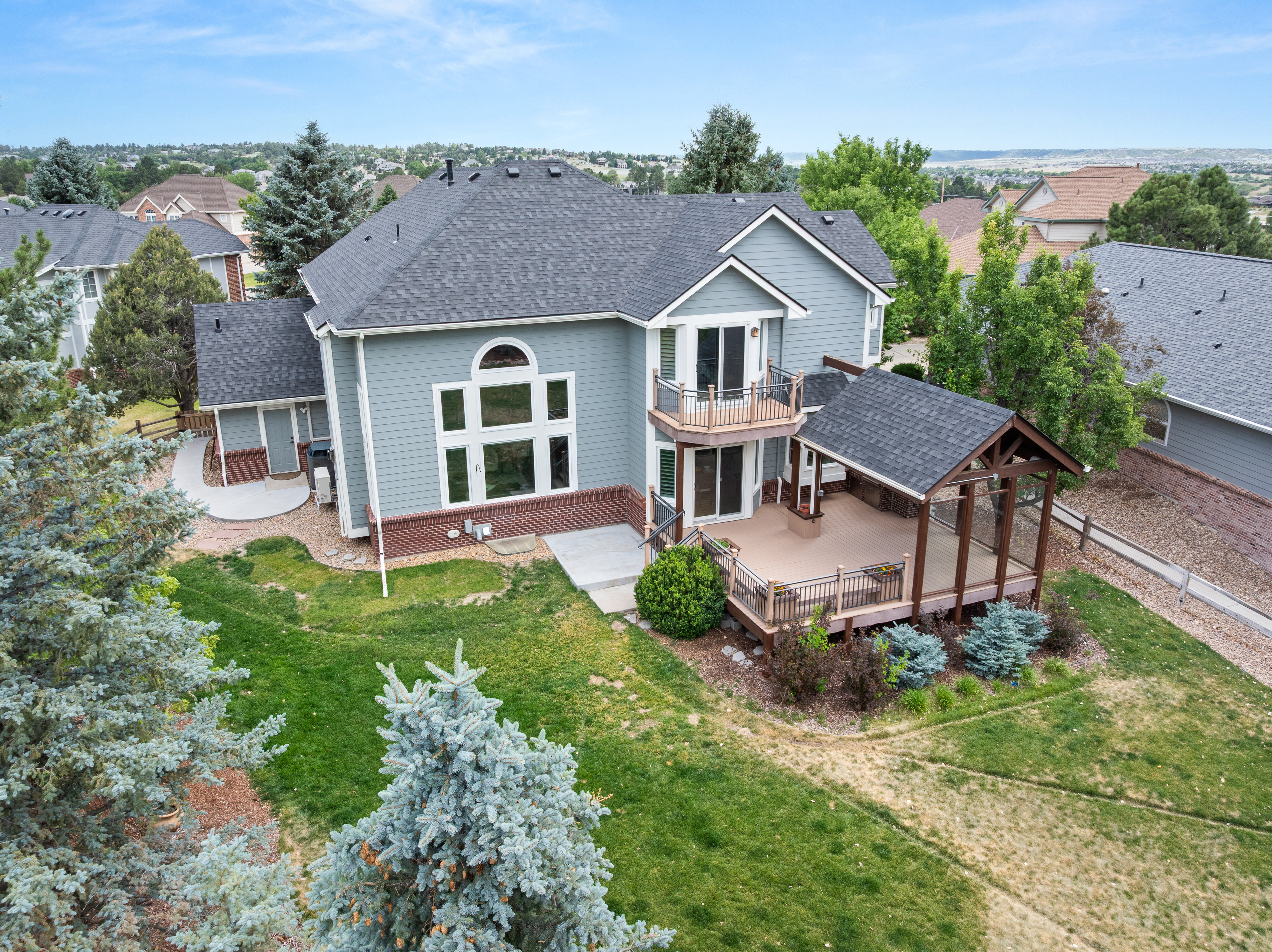  Stunning 5 bed, 5 bath home loaded with upgrades and improvements - 物件實景