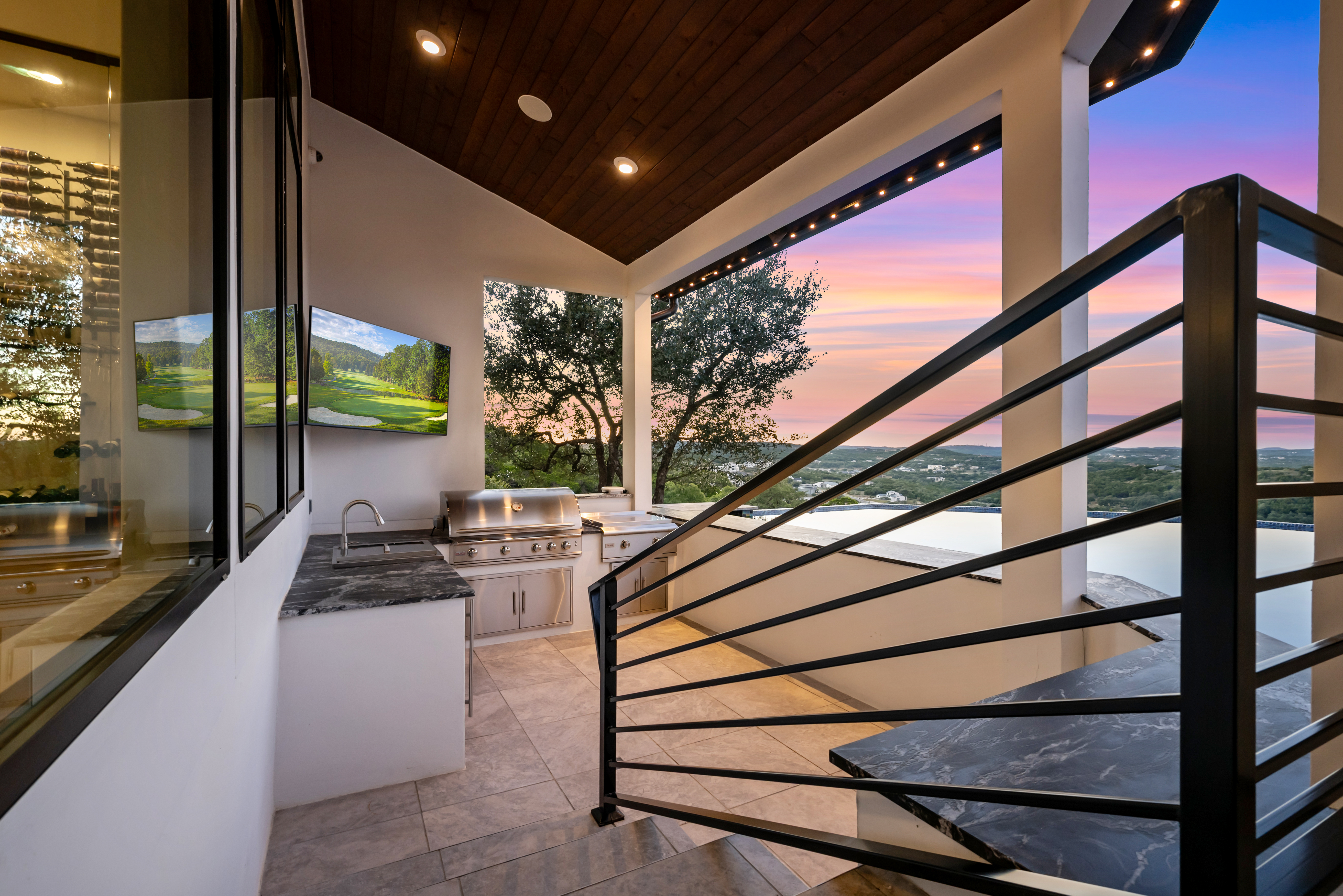  Panoramic Views and Luxury Living - 物件實景