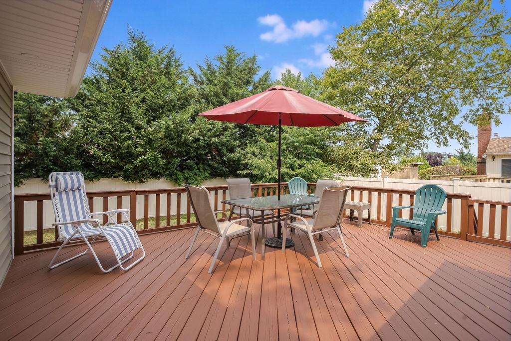 Oceanside, New York, 11572, United States, 3 Bedrooms Bedrooms, ,3 BathroomsBathrooms,Residential,For Sale,1908521