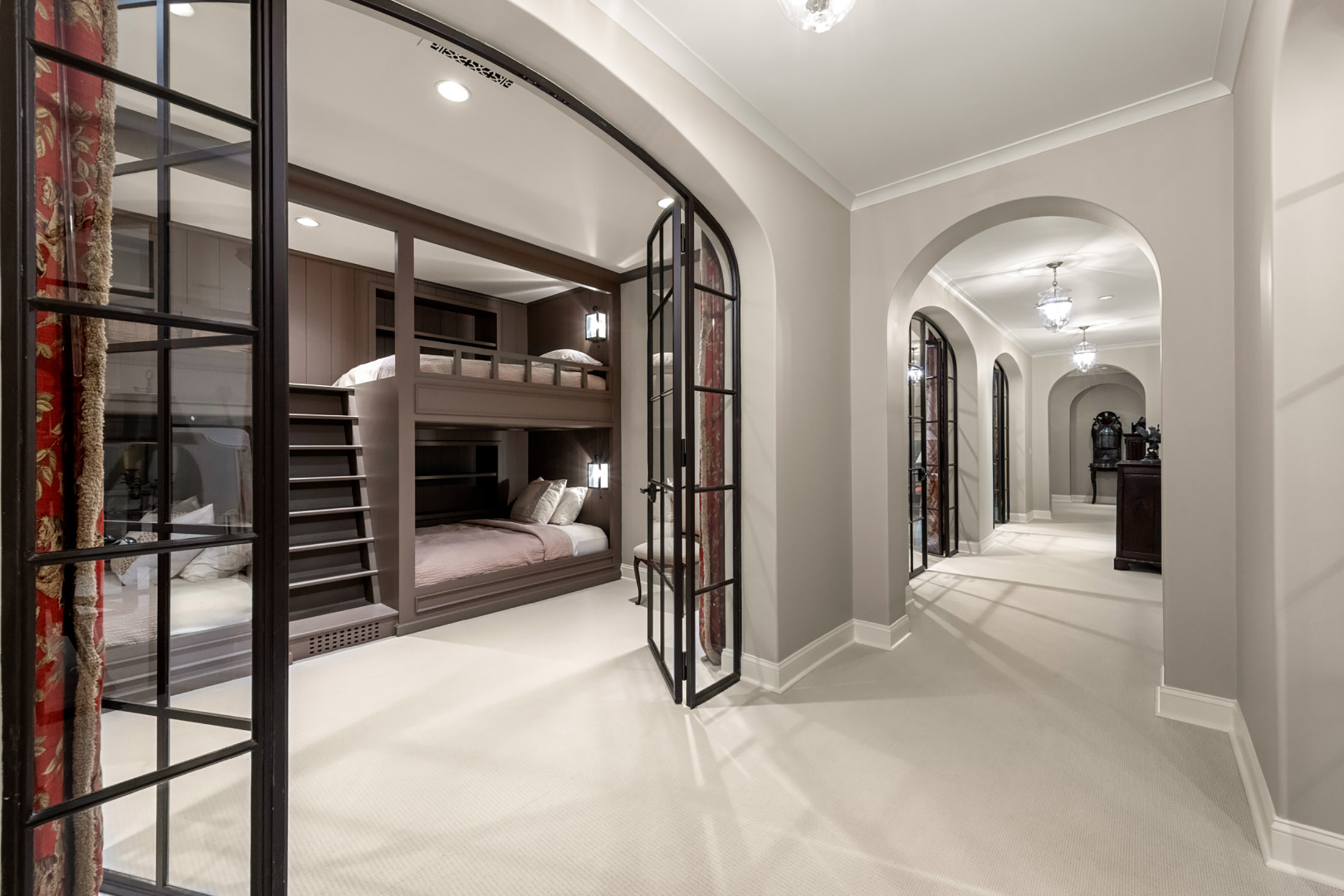  Magnificent Buckhead Home on 2.2+/- Acres with Pool and Pool House - 物件實景
