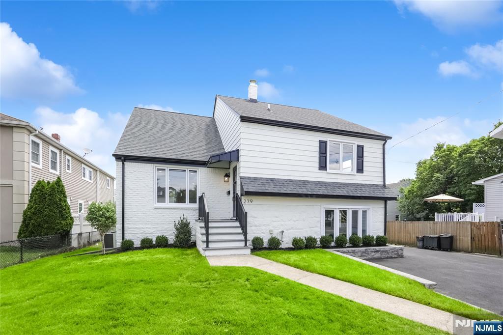 Dumont, New Jersey, 07628, United States, 4 Bedrooms Bedrooms, ,3 BathroomsBathrooms,Residential,For Sale,1906852