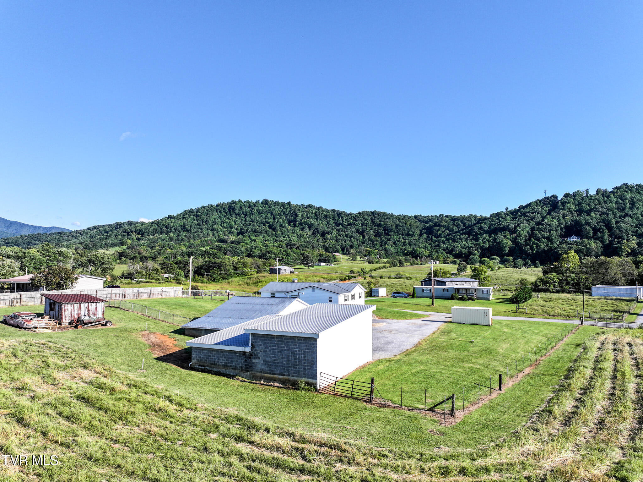 Greeneville, Tennessee, 37743, United States, 3 Bedrooms Bedrooms, ,2 BathroomsBathrooms,Residential,For Sale,1982221