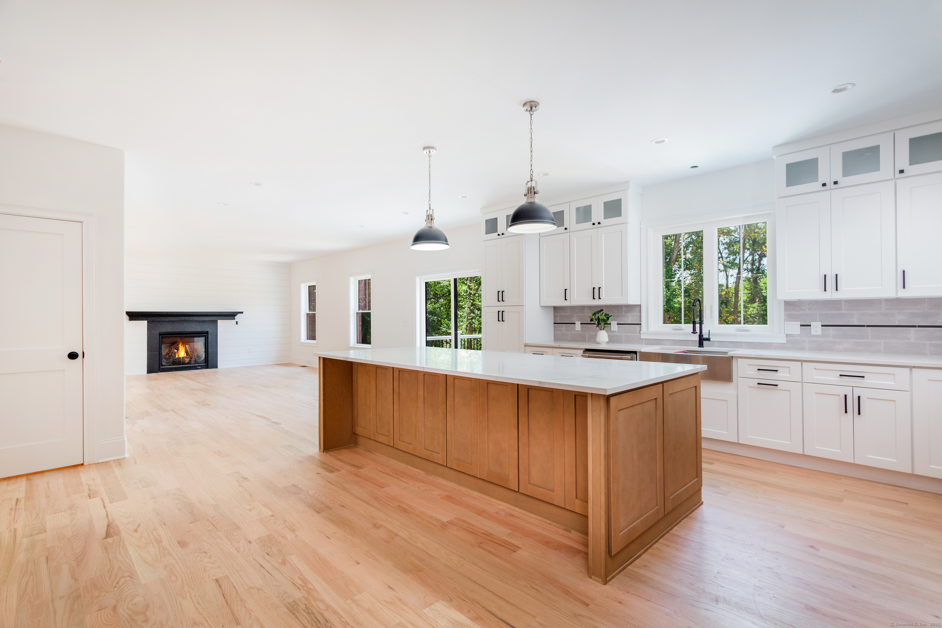 Stratford, Connecticut, 06614, United States, 4 Bedrooms Bedrooms, ,3 BathroomsBathrooms,Residential,For Sale,1987669