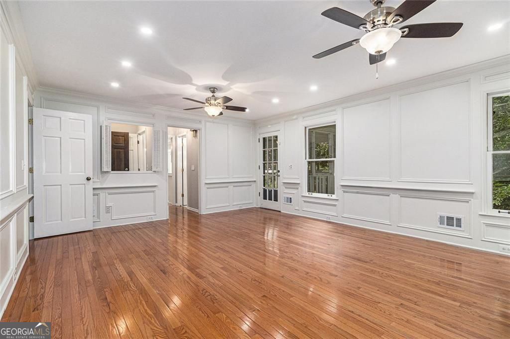 Roswell, Georgia, 30075, United States, 6 Bedrooms Bedrooms, ,4 BathroomsBathrooms,Residential,For Sale,1910371