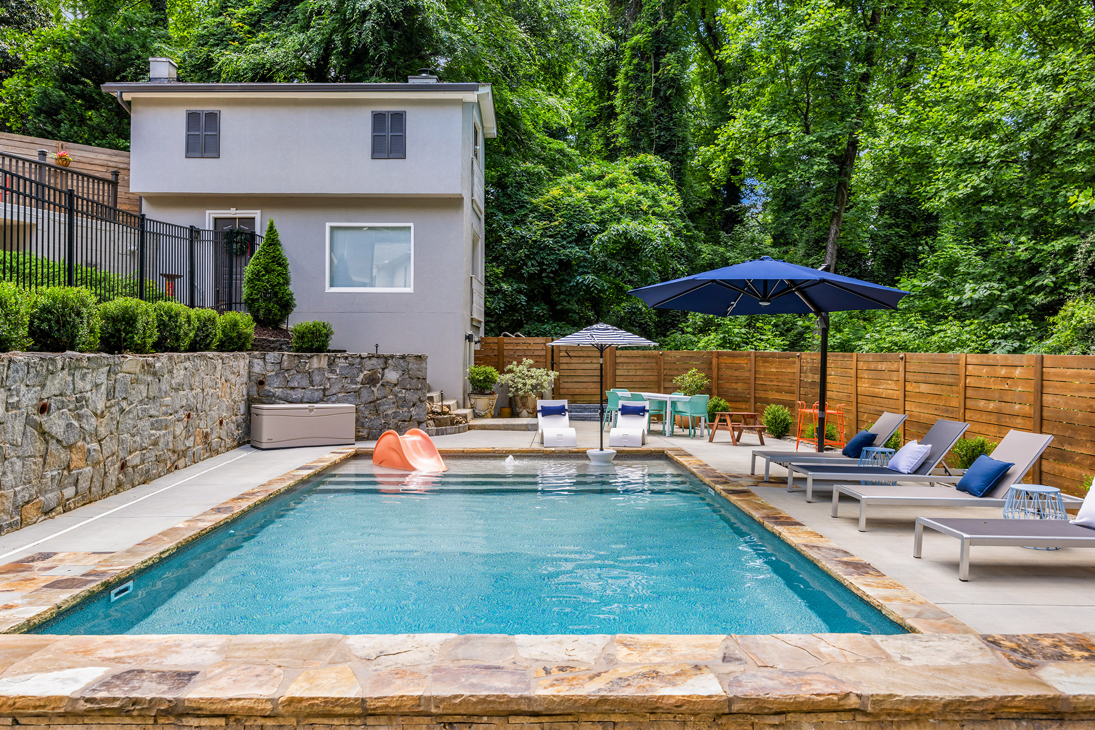  Completely Renovated Home with Pool and Guest House - 物件實景