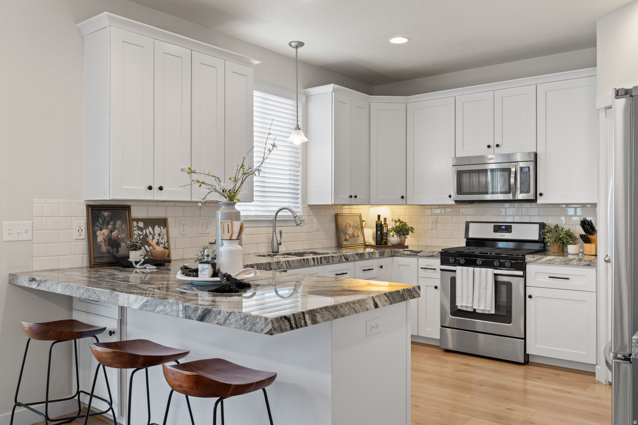 Eagle Mountain, Utah, 84005, United States, 5 Bedrooms Bedrooms, ,4 BathroomsBathrooms,Residential,For Sale,2003166