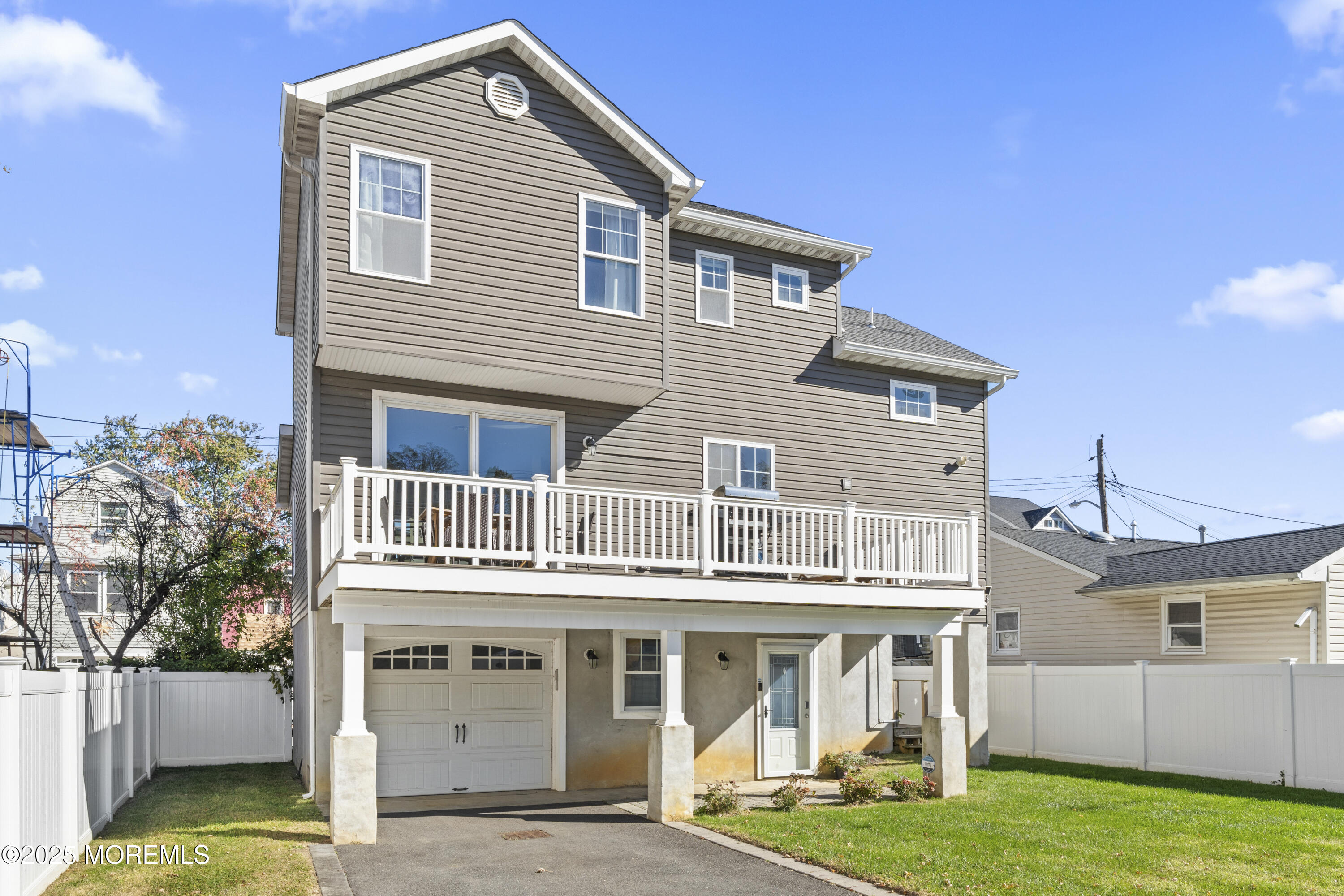 Highlands, New Jersey, 07732, United States, 3 Bedrooms Bedrooms, ,3 BathroomsBathrooms,Residential,For Sale,1977808