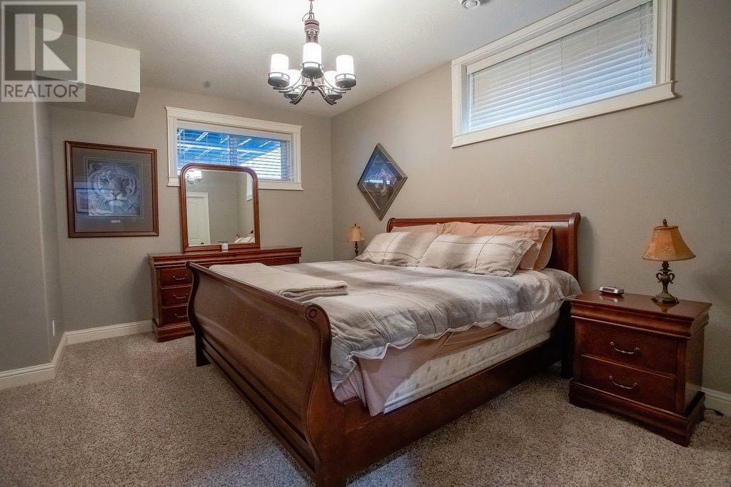 WAINWRIGHT, Alberta, T9W 0A6, CA, 4 Bedrooms Bedrooms, ,5 BathroomsBathrooms,Residential,For Sale,1838525