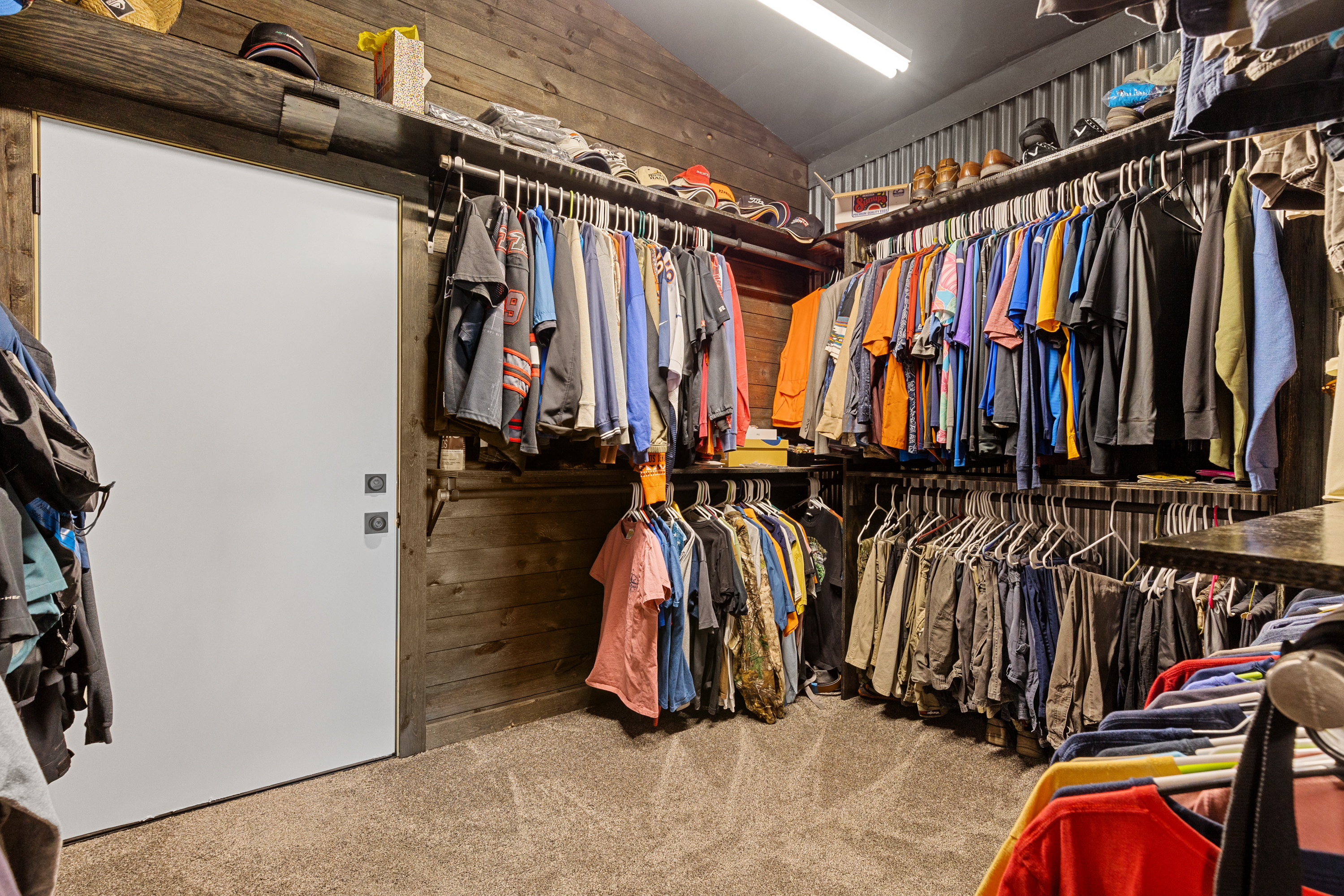 Hot Springs, South Dakota, 57747, United States, 6 Bedrooms Bedrooms, ,6 BathroomsBathrooms,Residential,For Sale,1978039