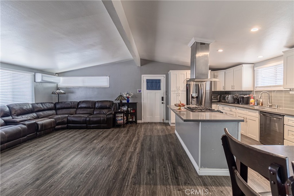 Whittier, California, 90601, United States, 3 Bedrooms Bedrooms, ,2 BathroomsBathrooms,Residential,For Sale,1930022