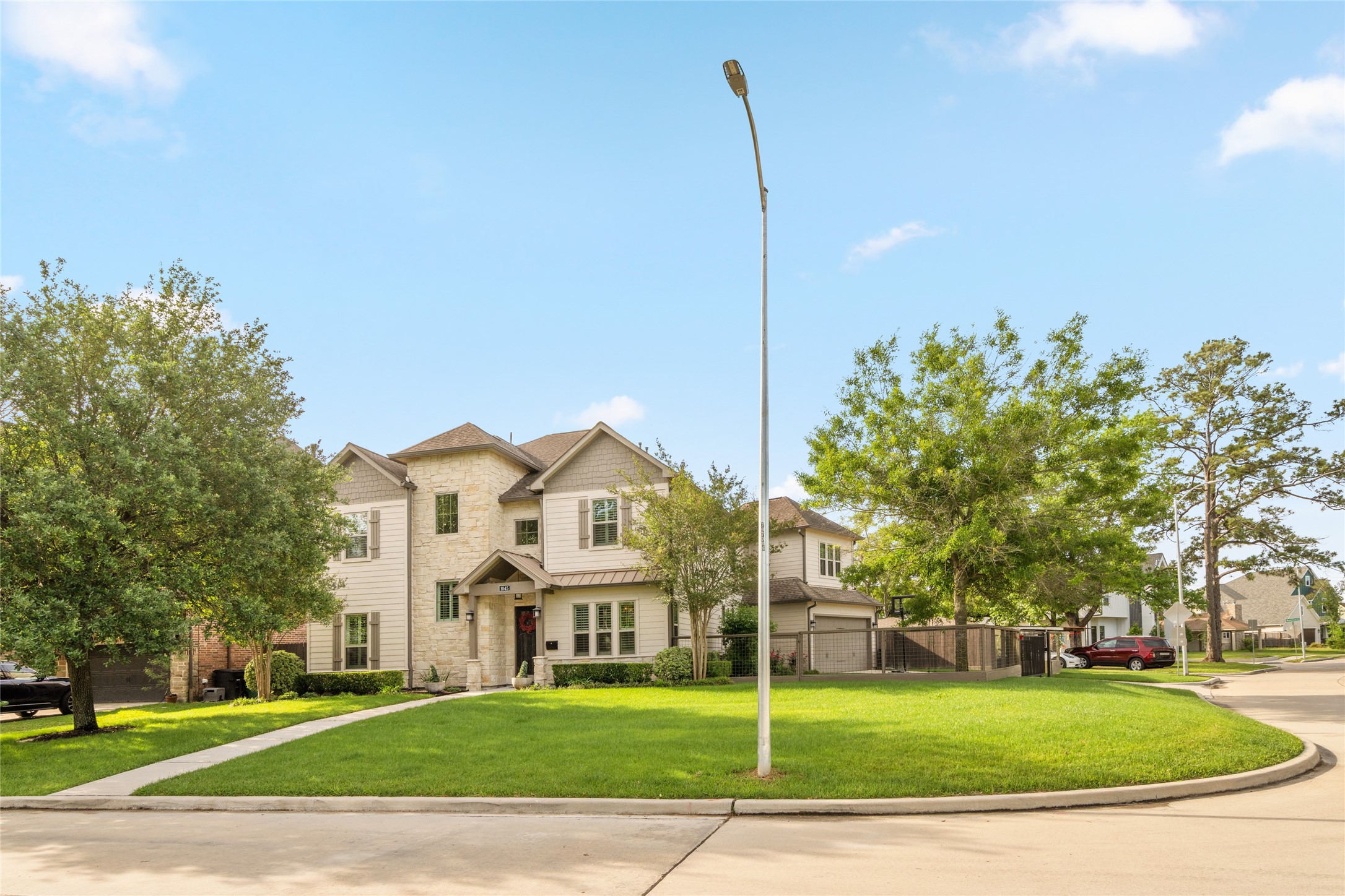  1045 Rosepoint Street - 物件實景