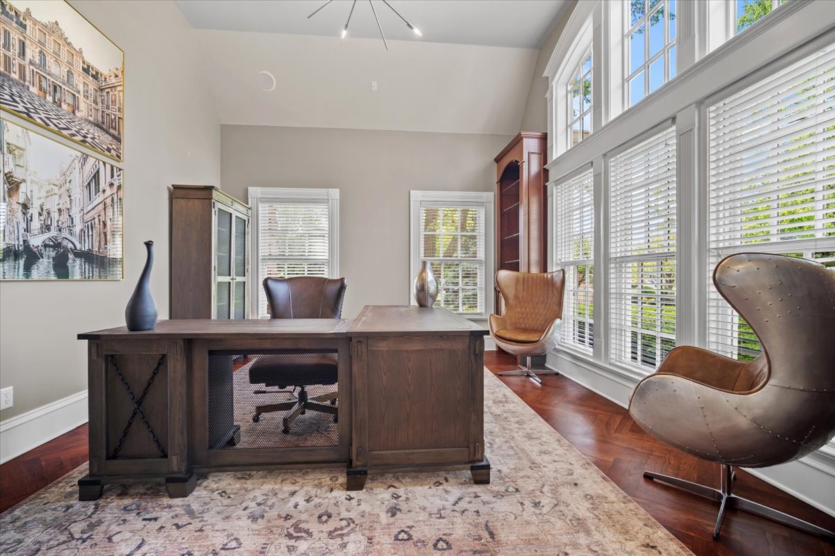 Bloomington, Illinois, 61704, United States, 4 Bedrooms Bedrooms, ,7 BathroomsBathrooms,Residential,For Sale,1941288