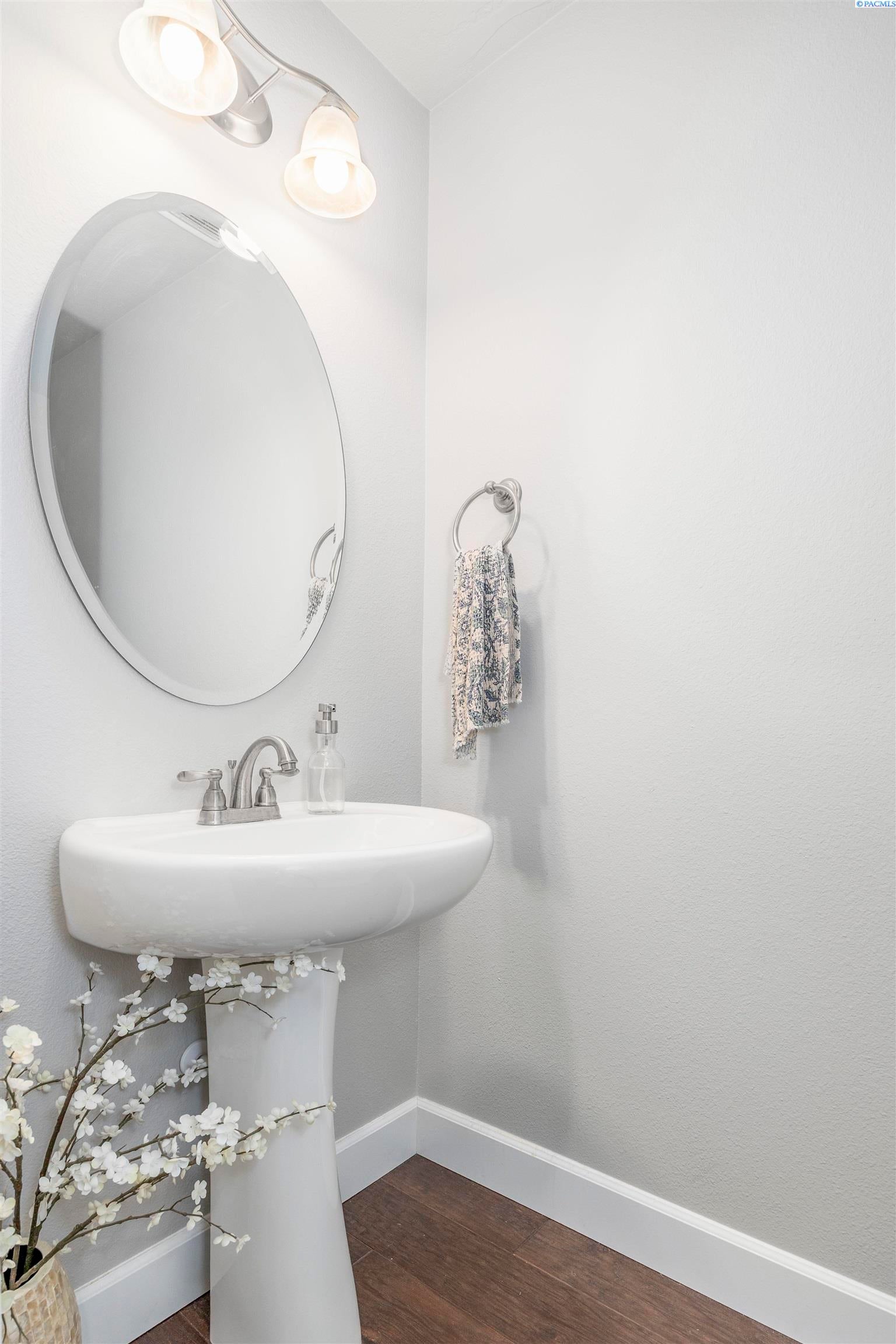 Pasco, Washington, 99301, United States, 3 Bedrooms Bedrooms, ,3 BathroomsBathrooms,Residential,For Sale,2012523