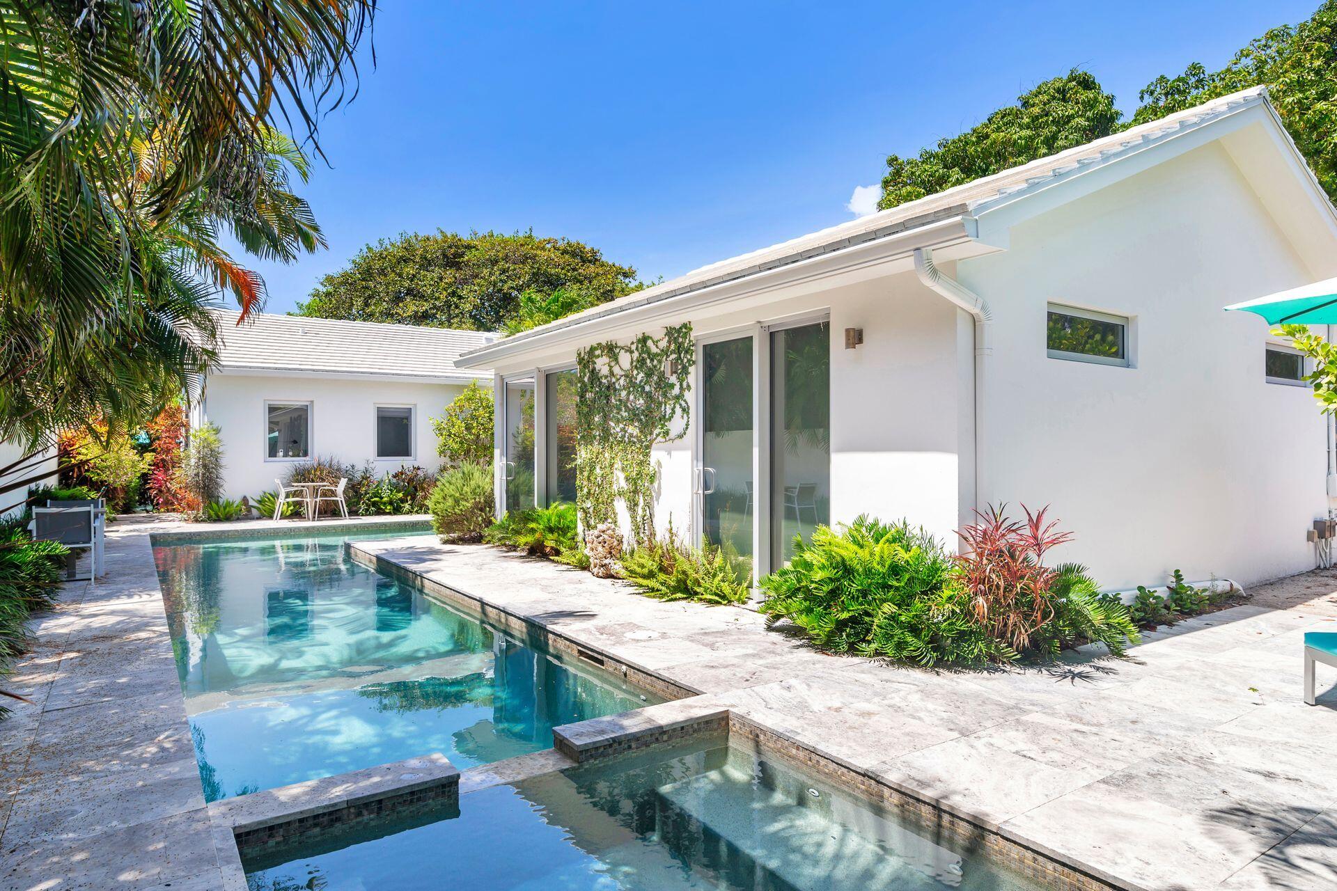 West Palm Beach, Florida, 33401, United States, 2 Bedrooms Bedrooms, ,3 BathroomsBathrooms,Residential,For Sale,2001645