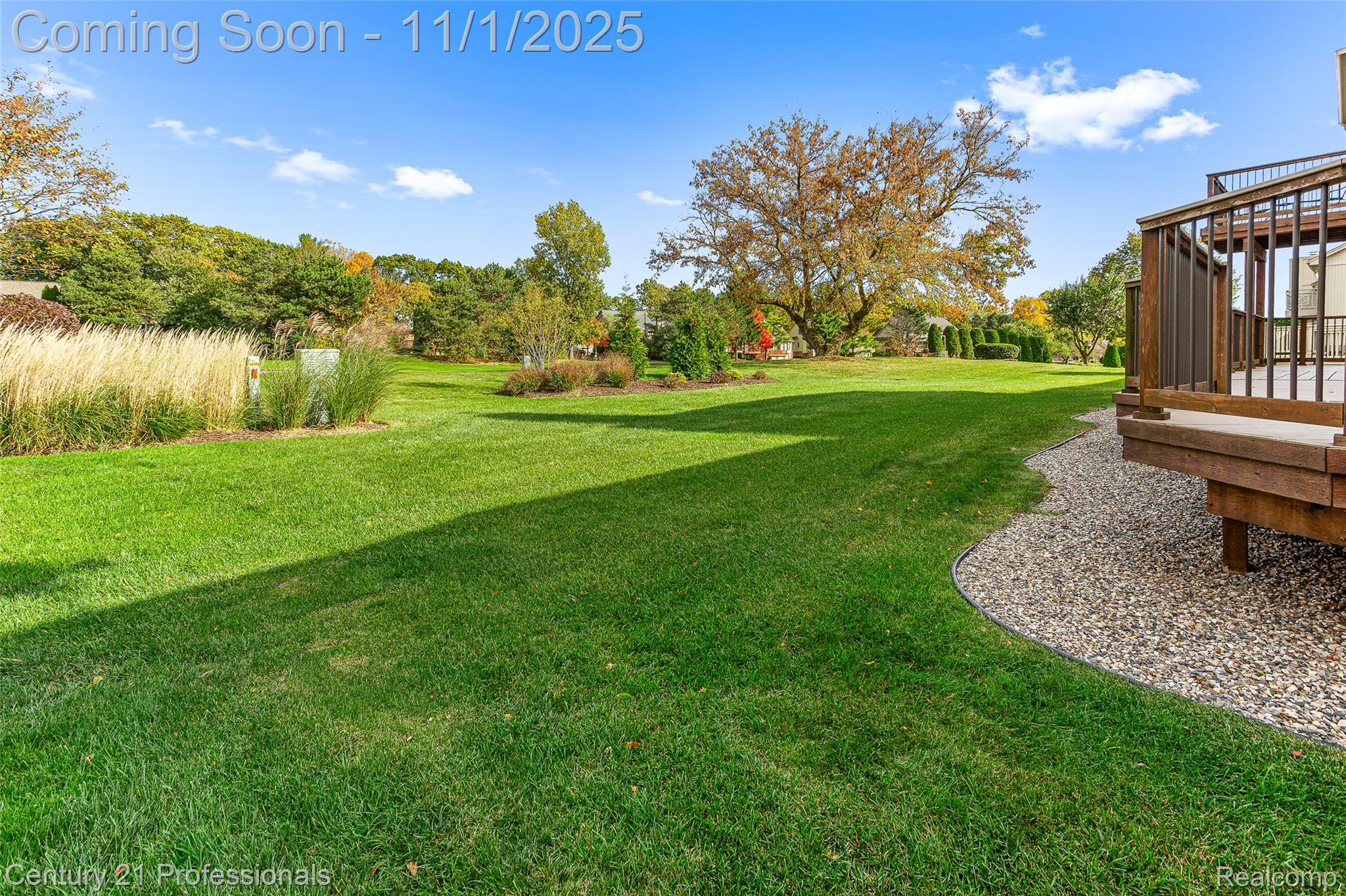 FarmingtonHills, Michigan, 48331, United States, 3 Bedrooms Bedrooms, ,3 BathroomsBathrooms,Residential,For Sale,1983371