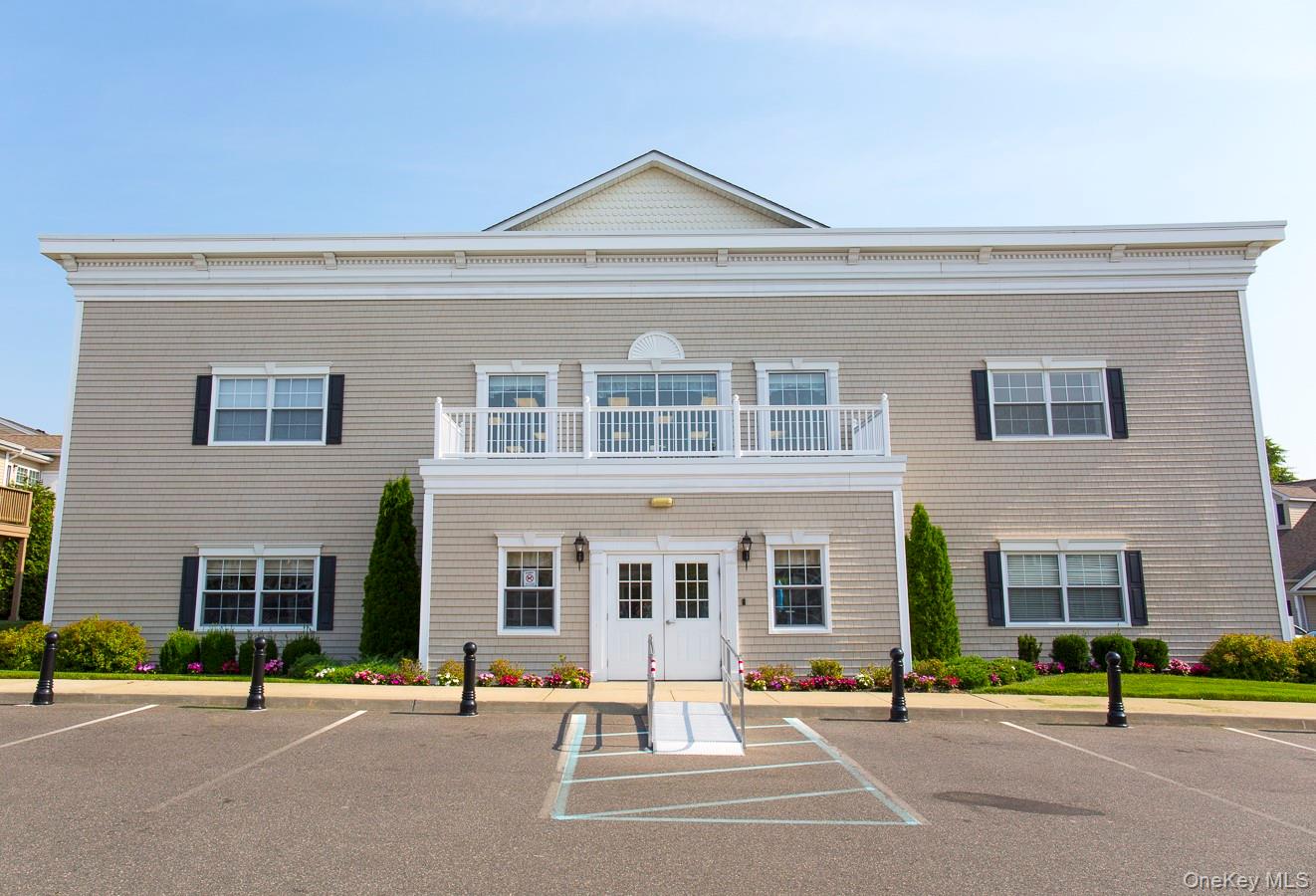 Valley Stream, New York, 11580, United States, 2 Bedrooms Bedrooms, ,2 BathroomsBathrooms,Residential,For Sale,1925470