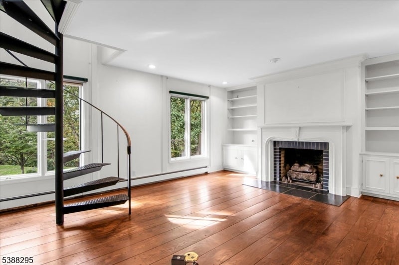 Clifton City, New Jersey, 07013, United States, 5 Bedrooms Bedrooms, ,4 BathroomsBathrooms,Residential,For Sale,1979632