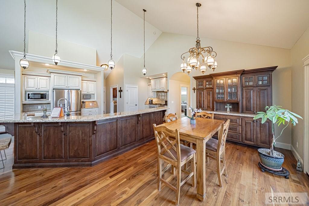 IDAHO FALLS, Idaho, 83404, United States, 4 Bedrooms Bedrooms, ,3 BathroomsBathrooms,Residential,For Sale,1873456