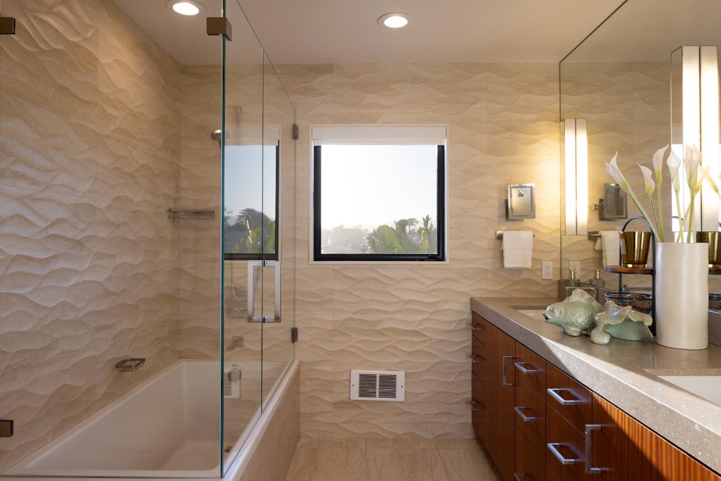 Santa Cruz, California, 95062, United States, 4 Bedrooms Bedrooms, ,4 BathroomsBathrooms,Residential,For Sale,1898604