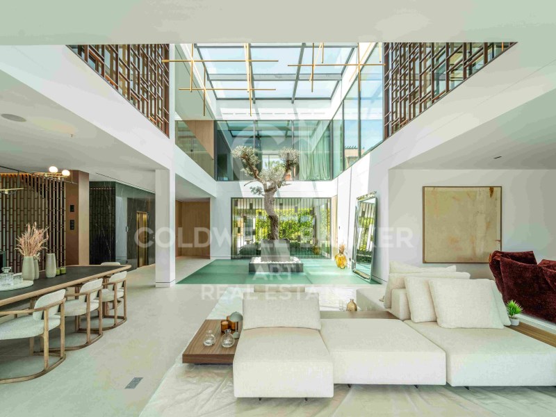 Marbella, Andalusia, ES, 5 Bedrooms Bedrooms, ,5 BathroomsBathrooms,Residential,For Sale,1805166