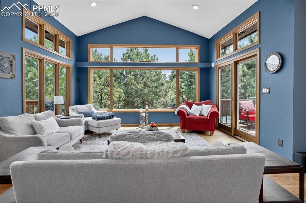 Colorado Springs, Colorado, 80906, United States, 4 Bedrooms Bedrooms, ,4 BathroomsBathrooms,Residential,For Sale,1906884