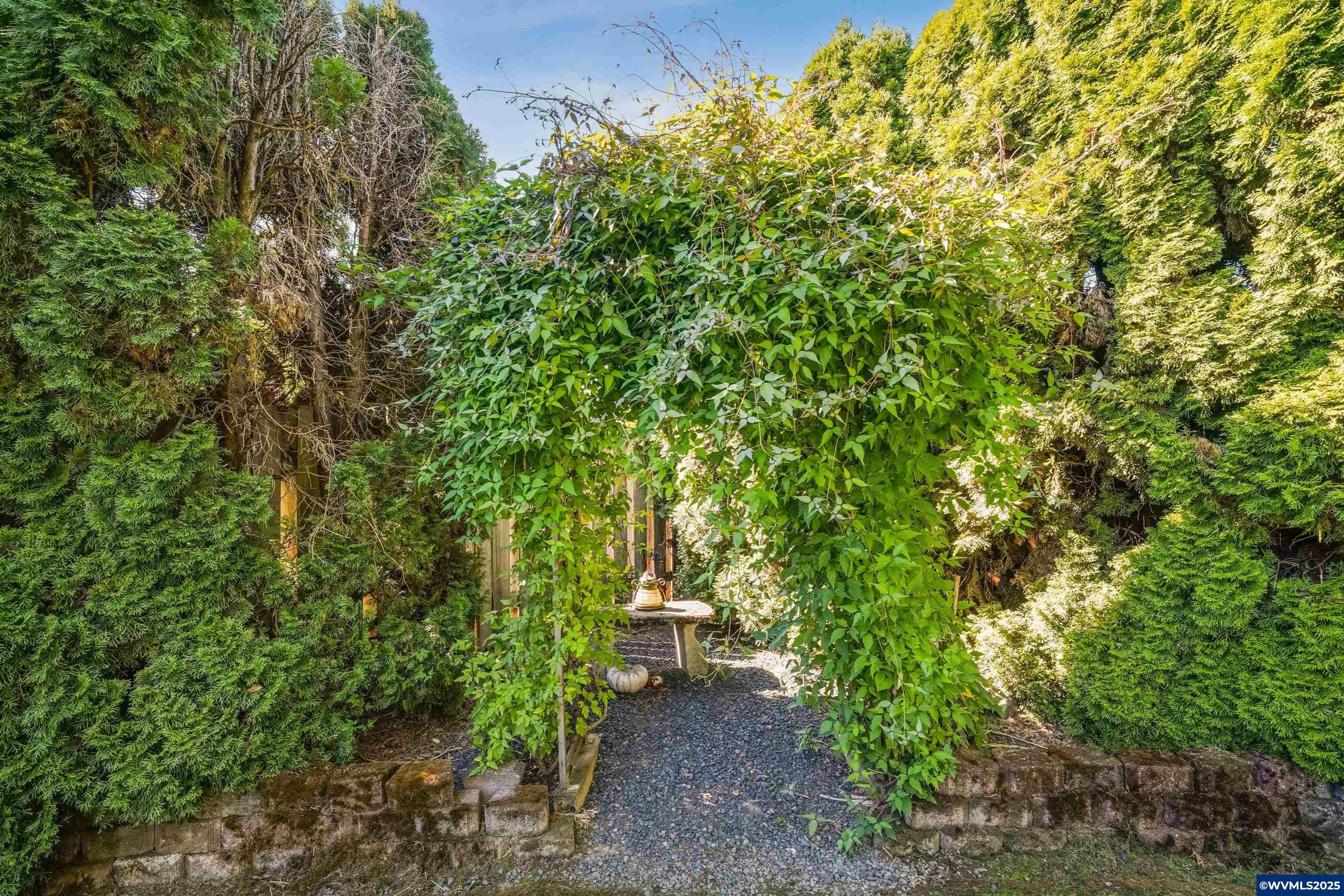 Mcminnville, Oregon, 97128, United States, 3 Bedrooms Bedrooms, ,3 BathroomsBathrooms,Residential,For Sale,1949725