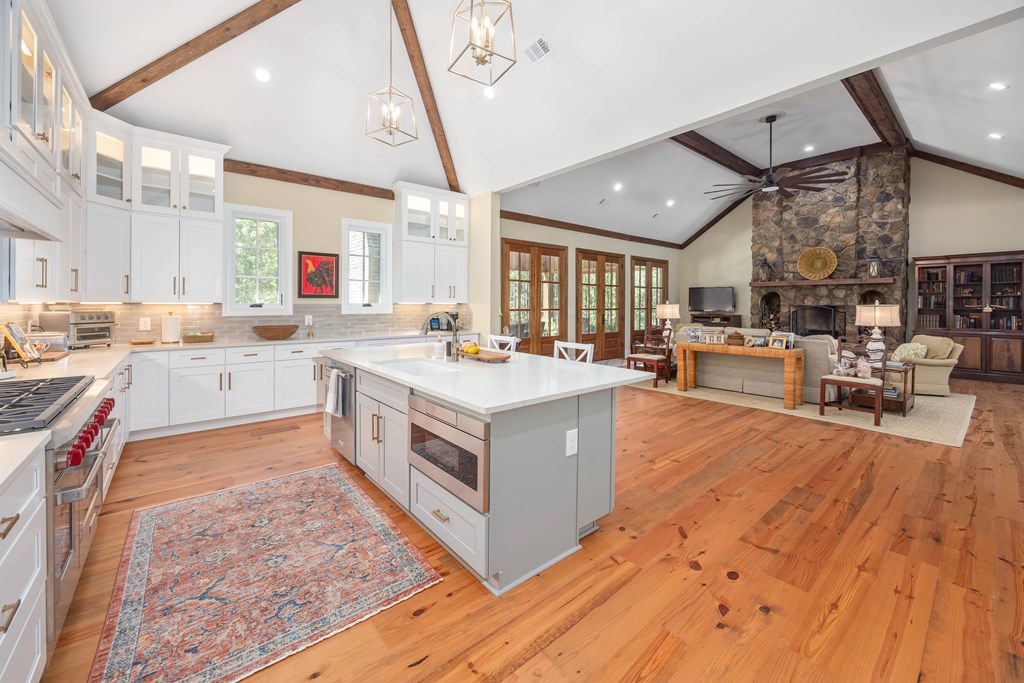 Columbus, Georgia, 31904, United States, 5 Bedrooms Bedrooms, ,5 BathroomsBathrooms,Residential,For Sale,1906061