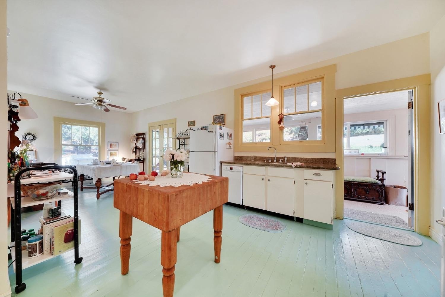 Mokelumne Hill, California, 95245, United States, 5 Bedrooms Bedrooms, ,3 BathroomsBathrooms,Residential,For Sale,1914362