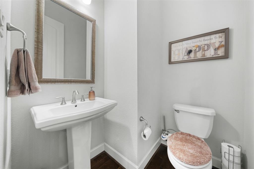 Arlington, Texas, 76005, United States, 4 Bedrooms Bedrooms, ,4 BathroomsBathrooms,Residential,For Sale,1890856