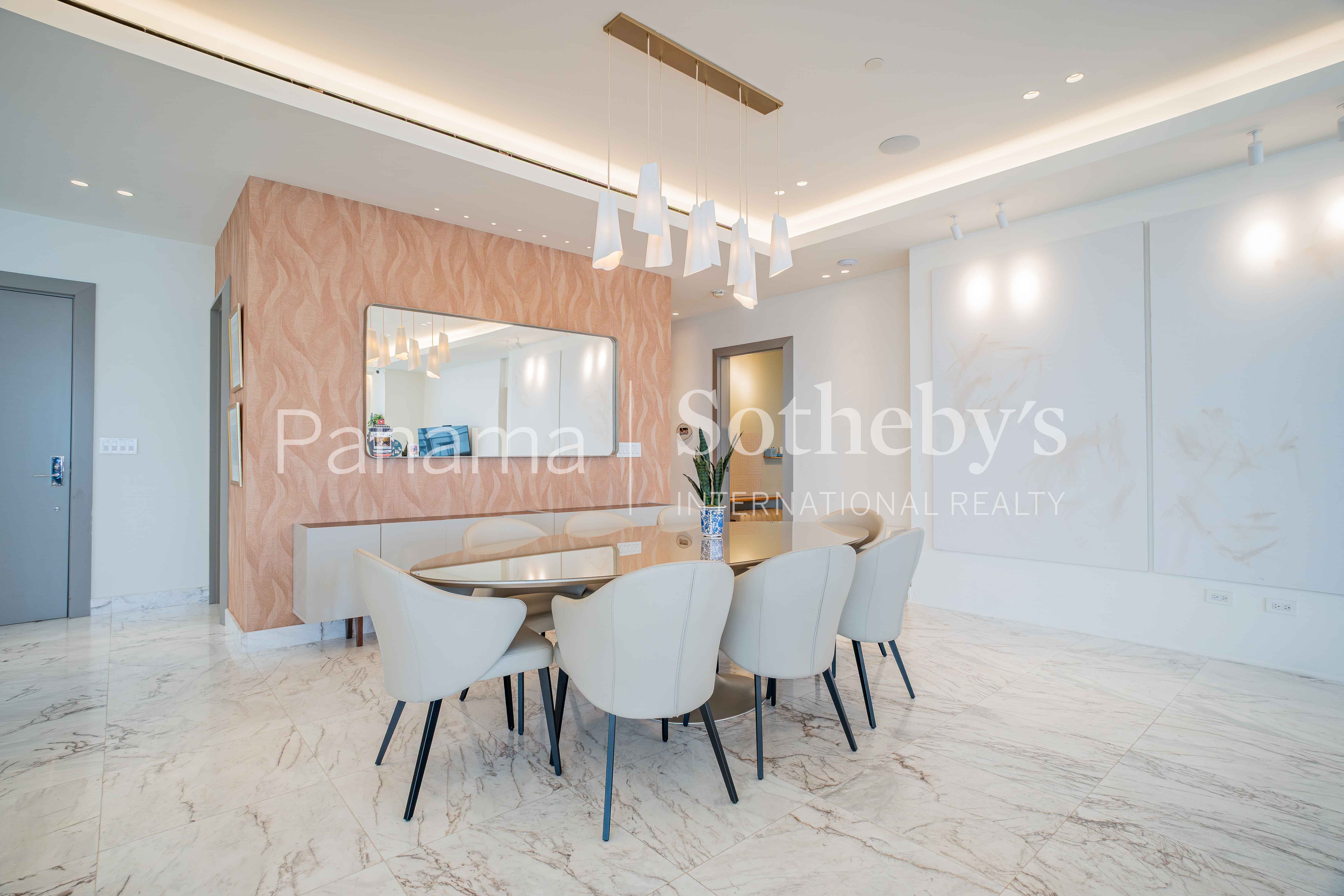  Four-Bedroom Full-Floor Penthouse with Private Jacuzzi  Regalia, Costa del Este - 物件實景