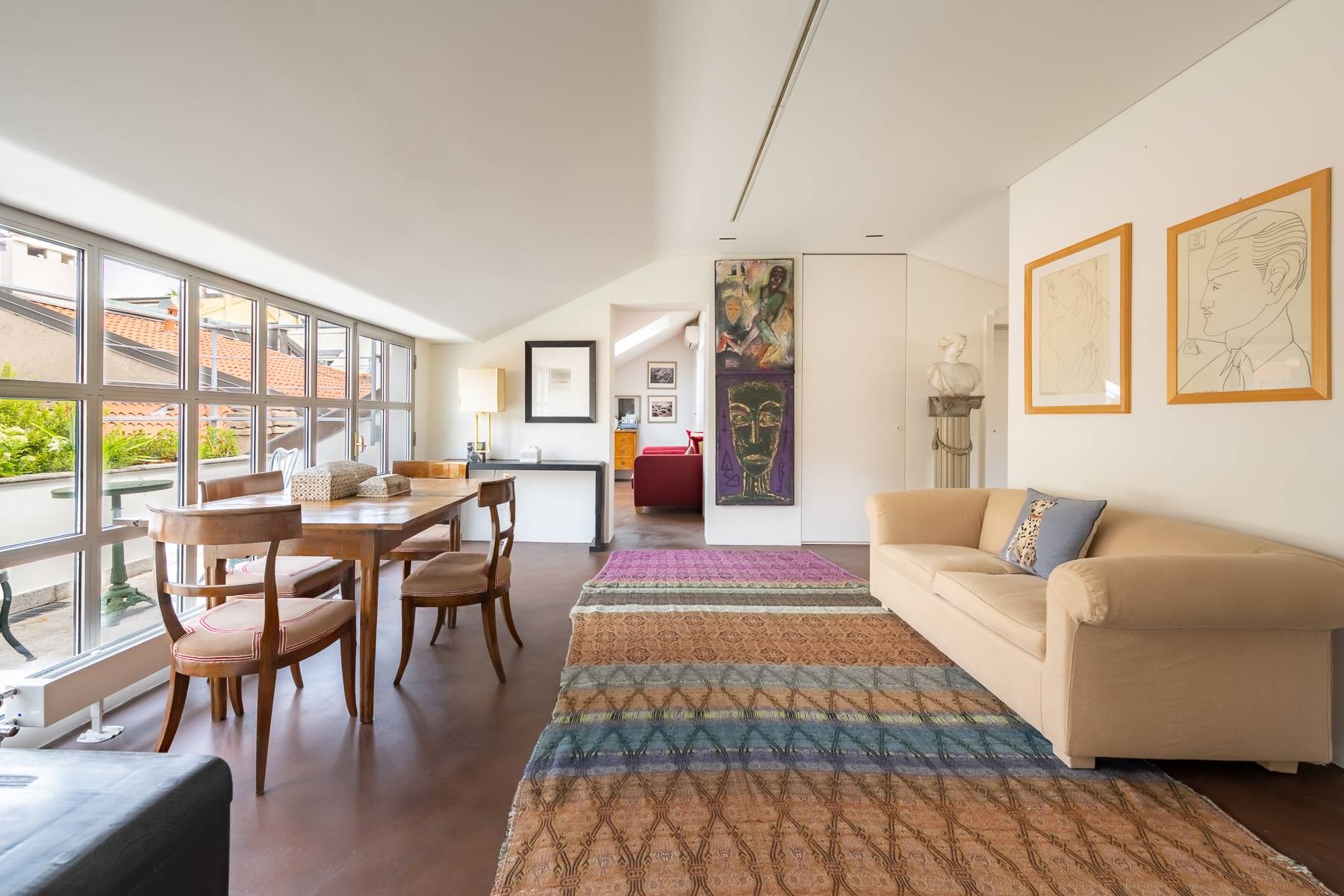  Refined residence in Milan