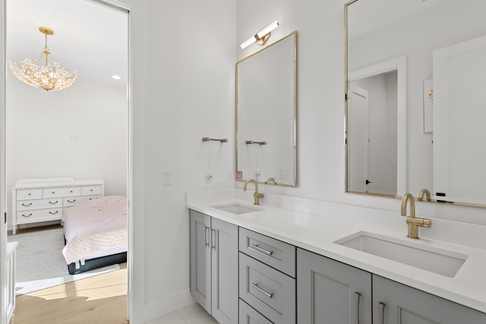 Tampa, Florida, 33609, United States, 5 Bedrooms Bedrooms, ,5 BathroomsBathrooms,Residential,For Sale,2008551