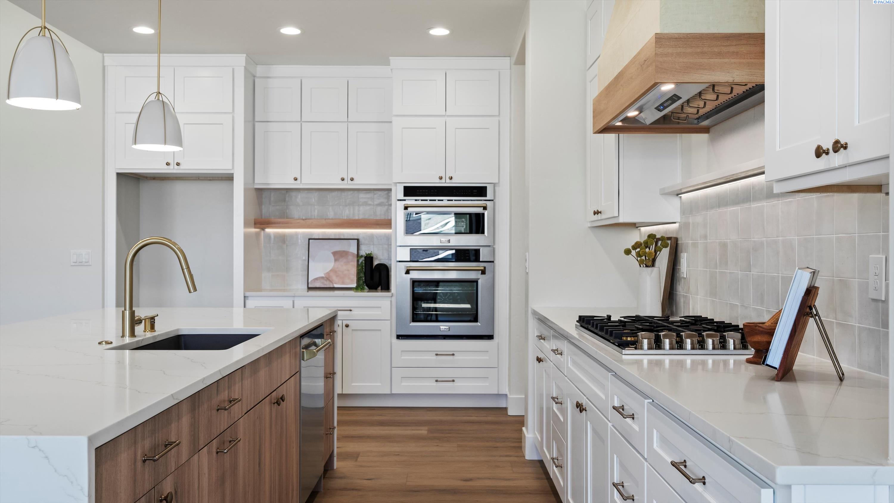 Richland, Washington, 99352, United States, 4 Bedrooms Bedrooms, ,3 BathroomsBathrooms,Residential,For Sale,1996125