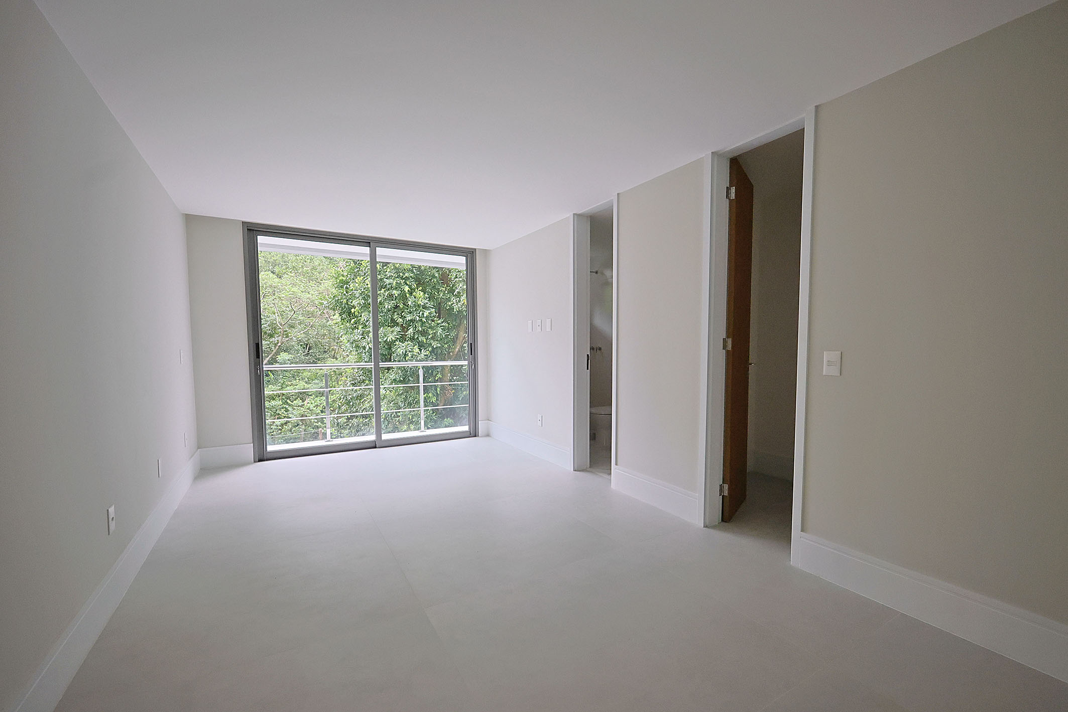  Triplex house with four suites and views of Pedra da Gávea in São Conrado - 物件實景