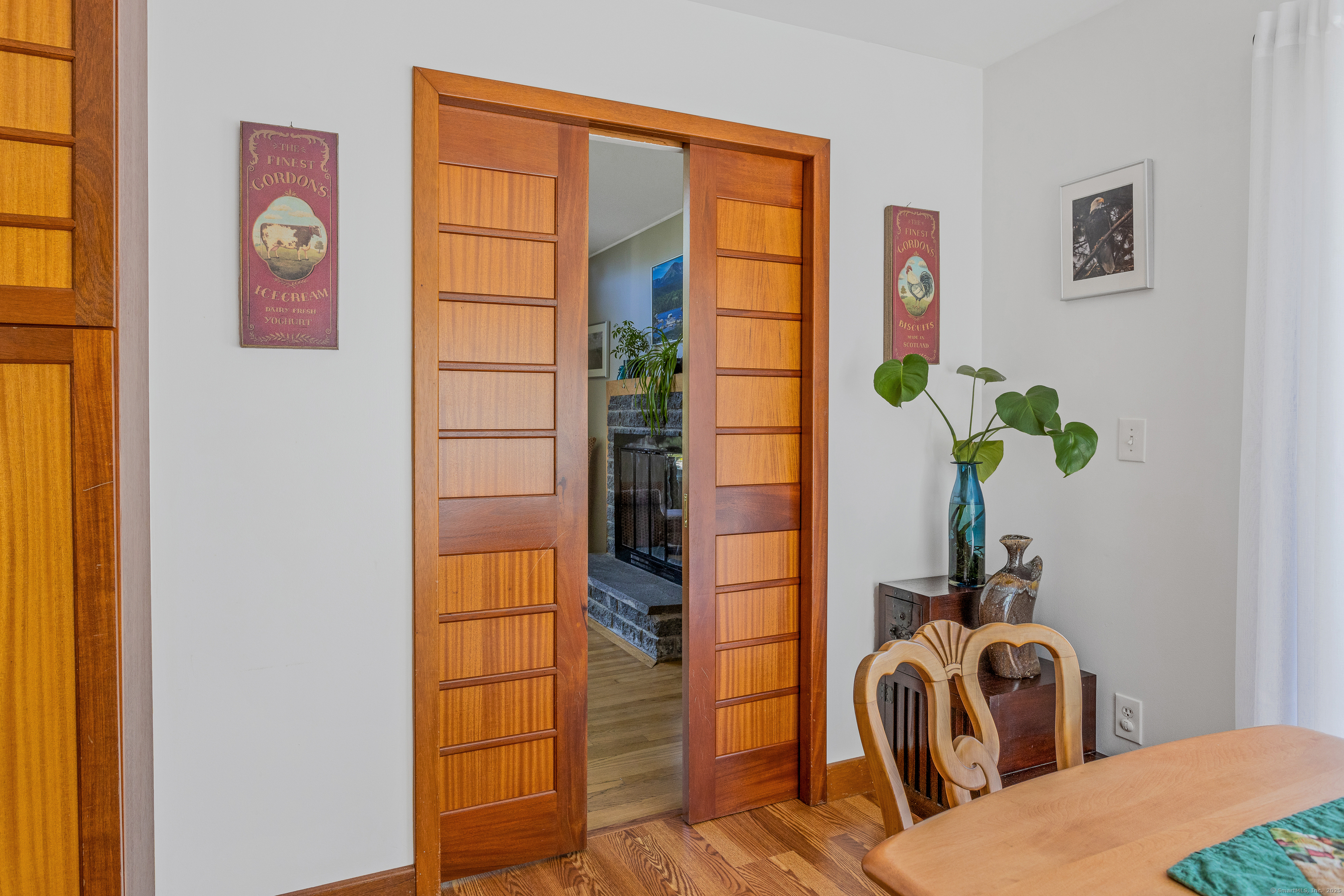 Brookfield, Connecticut, 06804, United States, 3 Bedrooms Bedrooms, ,2 BathroomsBathrooms,Residential,For Sale,1934306